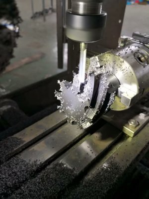 機(jī)加工數(shù)控專業(yè)畢業(yè)生從事的七種相關(guān)工作及特點(diǎn) 你是哪種?(附操機(jī)技師專業(yè)測(cè)試題)