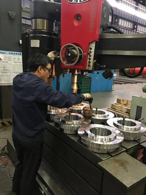 堅(jiān)守第一線 機(jī)械加工崗位的節(jié)日堅(jiān)守